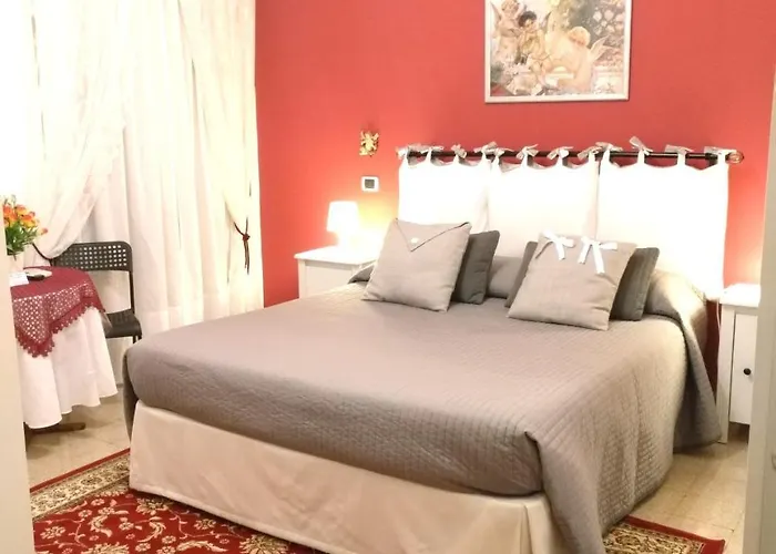 לינה וארוחת בוקר Divina 4*